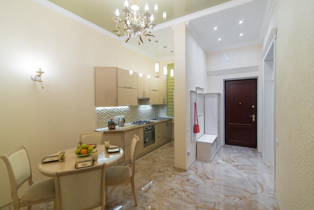 Vip Apartment Na Derebasovskoi Οδησσός Εξωτερικό φωτογραφία