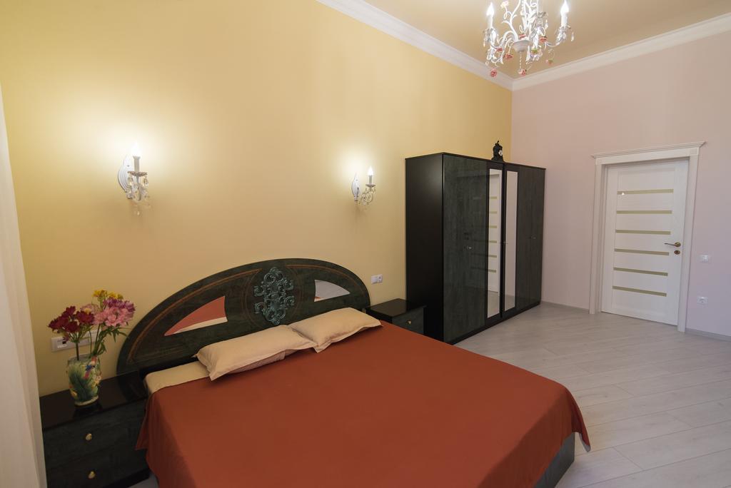Vip Apartment Na Derebasovskoi Οδησσός Εξωτερικό φωτογραφία